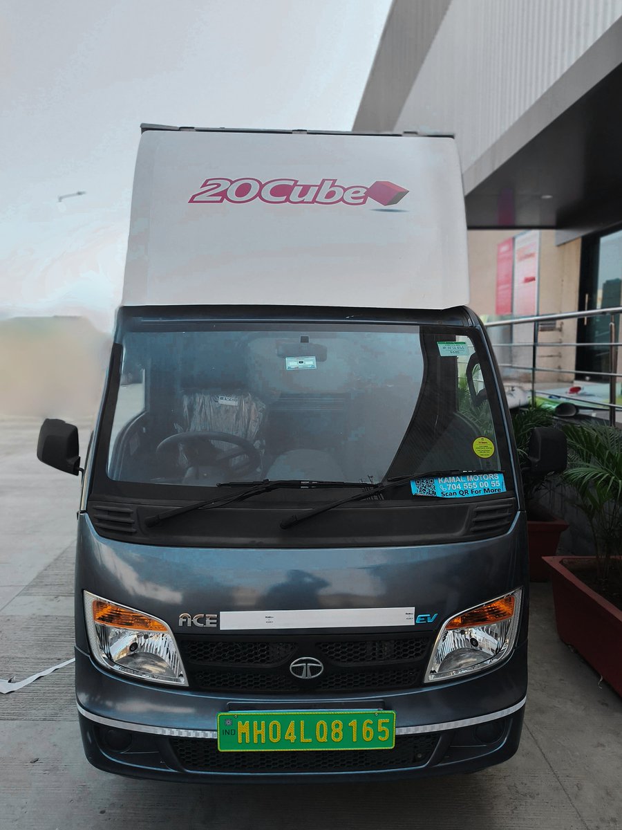 20CubeGroup's tweet photo. Earth Warriors On the Move! @20Cube Powers Inventory Management &amp; Distribution Centres with New Electric Vehicles.
We are thrilled to announce the induction of #electricvehicles (EVs) in Mumbai, Ahmedabad, Gurugram and Chennai. #emissionsreduction 
#20cubelogistics #greensolution https://t.co/ykJ2sP3HAN