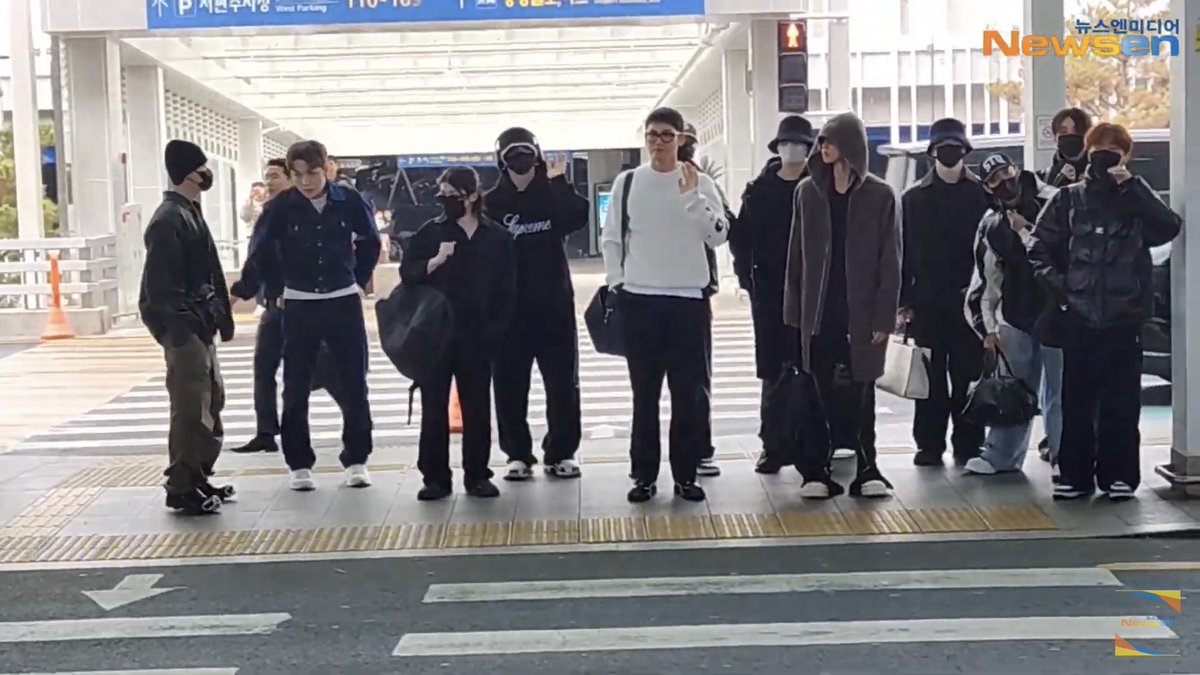 lovecherrycheol's tweet photo. Nagbabagang balita: Natagpuang kasama si Seungcheol papuntang GDA sa JKT. Dahil dito tumaas ng limang porsyento ang probabilidad na siya ay kasama sa follow to bulacan 🥹🫂 https://t.co/T6Sj9qD7wY