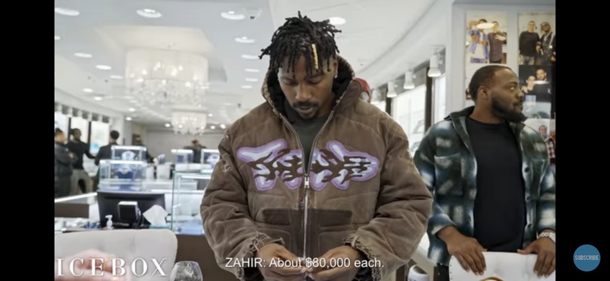 IRV_4TW's tweet photo. Somebody get me the id on this jacket pls https://t.co/iIckwnujIo