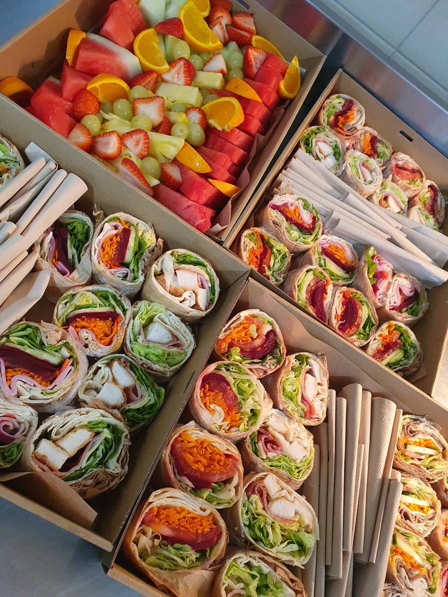 OakvaleWildlife's tweet image. A great job by our cafe team today on the wrap and fruit salad platters.

Did you know you can order a variety of platters from our cafe for your next visit to the park?

Contact our team for further information 02 4982 6222

#MadeFreshDaily #OakvaleCafeTeam #WeTakeCareOfYourFood