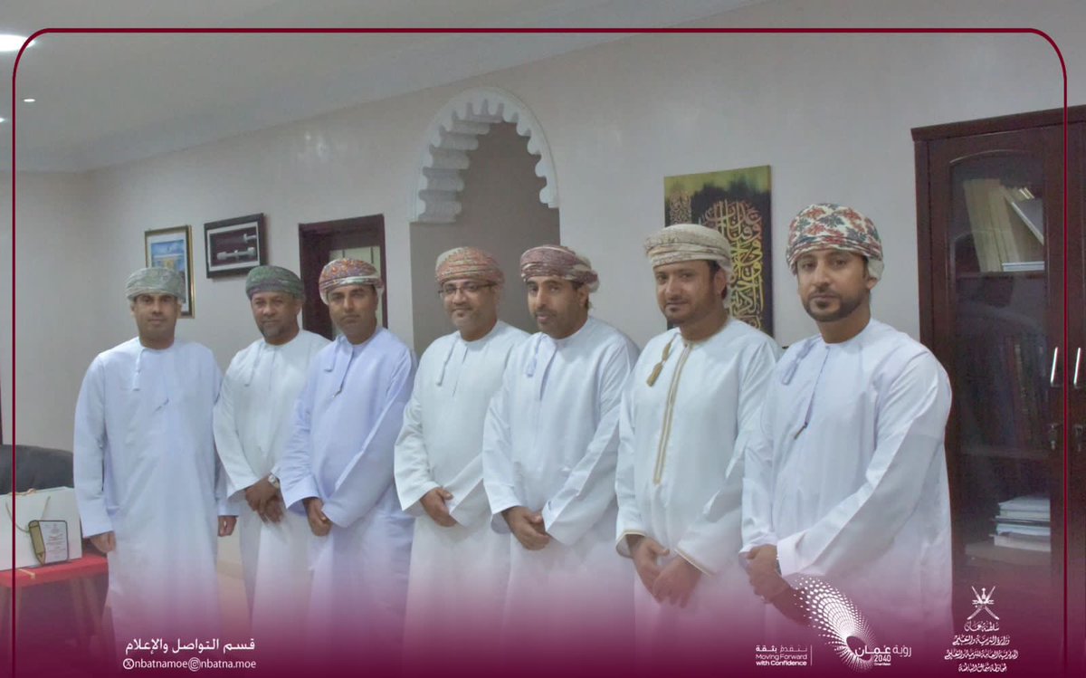 تقديرا لجهودهما المستمرة في دعم مشاريع ومبادرات وبرامج مدارس المحافظة؛ الدكتور المدير العام يُكرِّم م.سليمان السنيدي مدير عام بلدية شمال الباطنة، و د.عبد الرحمن الشحي مدير عام المديرية العامة للتنمية الاجتماعية لمحافظتي شمال وجنوب الباطنة،متمنيا لهما دوام التوفيق والسداد.