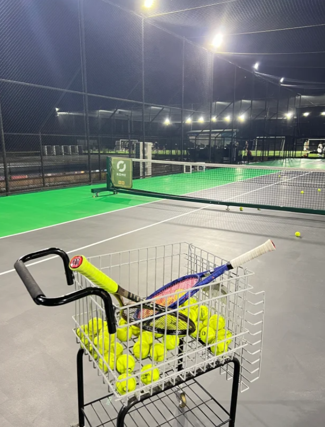IfableI's tweet image. Let's play tennis together in the evening. It's fun.😝
