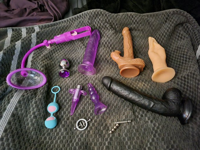 Chores done for the night! #adultcontent #onlyfans #nsfw #adultsonly #dirtylittlesecrets #adultfun #kinkcommunity<a href="/tag/adultcontent"class="tags">#adultcontent</a><a href="/tag/onlyfans"class="tags">#onlyfans</a><a href="/tag/bdsm"class="tags"><span>#bdsm</span></a><a href="/tag/comedy"class="tags"><span>#comedy</span></a><a href="/tag/entertainment"class="tags"><span>#entertainment</span></a><a href="/tag/adult"class="tags"><span>#adult</span></a><a href="/tag/wetwet"class="tags"><span>#wetwet</span></a><a href="/tag/nsfw"class="tags"><span>#nsfw</span></a>