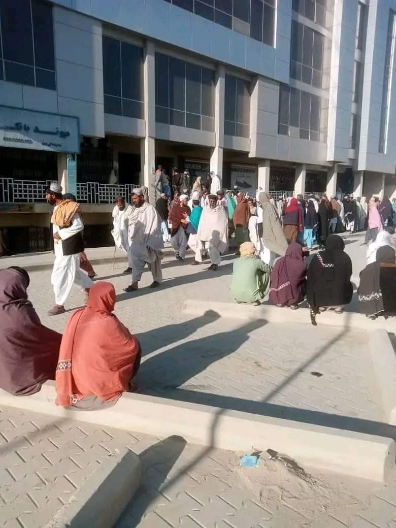 دا ټویټ درسرۀ ریټویټ کړئ

د سيمکارټو راجستر لپاره د اولس غوښتنه!
 د همدې پروسې لپاره په سيار شکل او ياهم د موقتي څانګو په اضافه کولو دي يو ترتيب برابر کړل سي.!