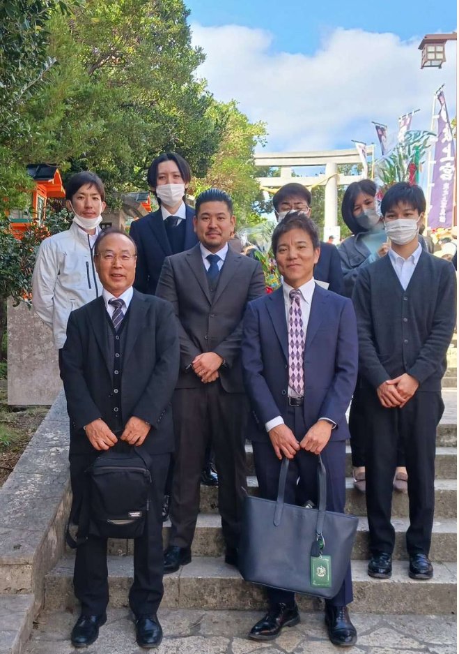 exe_ryukyu_Co's tweet image. あけましておめでとうございます🎍
エグゼ琉球は本日が仕事始めです!
さっそく波上宮へ初祈祷へ行ってきました👏
2024年も皆さまにとって
幸多き一年になりますように✨