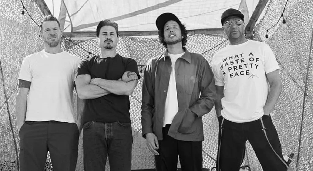 RockZone's tweet image. "No volveremos a tocar juntos". Brad Wilk anuncia la separación de Rage Against the Machine. 😢rockzonemag.com/brad-wilk-anun…