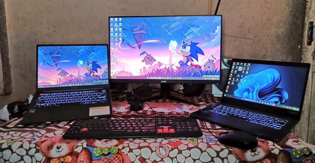 KeshuTechie's tweet image. Exciting news! 🖥 Just unboxed my new monitor - a game-changer for coding and studying! 
The crisp resolution and set to boost productivity. 
 💻📚 #NewMonitor #CodingSetup #StudyMode

Laptops belong to my friend @The_Sarvesh512 😅