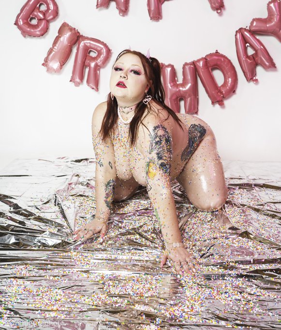 I feel like ya&rsquo;ll spoiled me so much for my birthday ❤️  Thank youuuu ❤️  Do you like me covered in sprinkles<a href="/tag/sale"class="tags"><span>#sale</span></a><a href="/tag/promo"class="tags"><span>#promo</span></a><a href="/tag/freetrial"class="tags"><span>#freetrial</span></a>