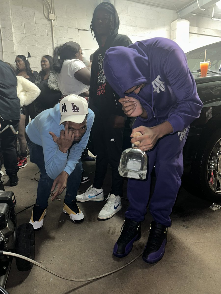 DaRealYungAnt's tweet photo. Really Be In The Trenches Fr #juggboyant https://t.co/Nh7SGgRe99