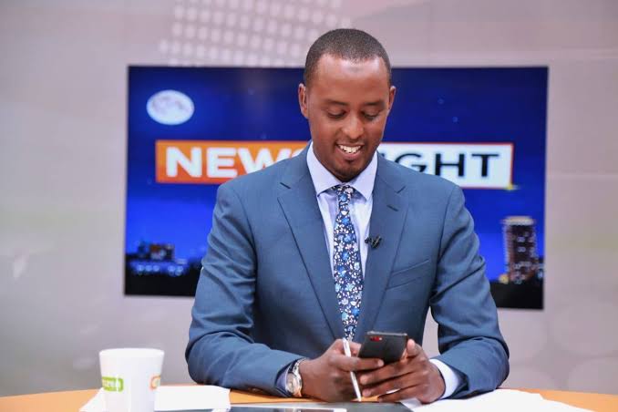 Ammar_Kassim8's tweet photo. Hussein Mohammed was once a respected and ethical journalist. When he left Citizen, we all thought he was poached by International media stations. 

Lakini Ruto ni nani? This guy has been converted into a Garbage collector. All he does throw Ruto's Garbage on our faces. Ong'er https://t.co/BXoWIMxjiy