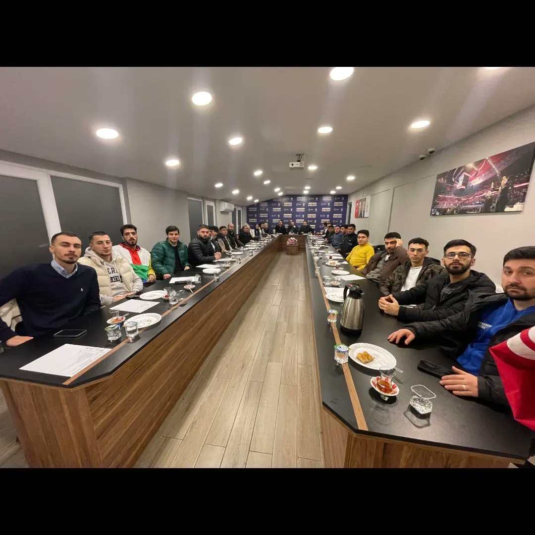 İl sorumlumuz @habibarut 'un katılımlarıyla İlçe başkanımız @mkaracagungoren başkanlığında haftalık olağan yönetim ve yürütme kurulu toplantımızı gerçekleştirdik.