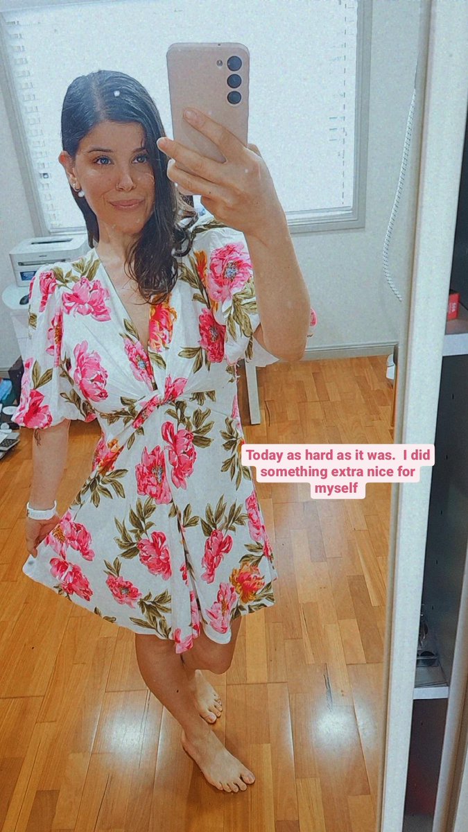 MirnaIsmailGrlj's tweet photo. I struggle to buy myself something or do something really nice for myself. But I did today! And want to more often! Self care 🤍✌️🌻 https://t.co/guixSSTGwz