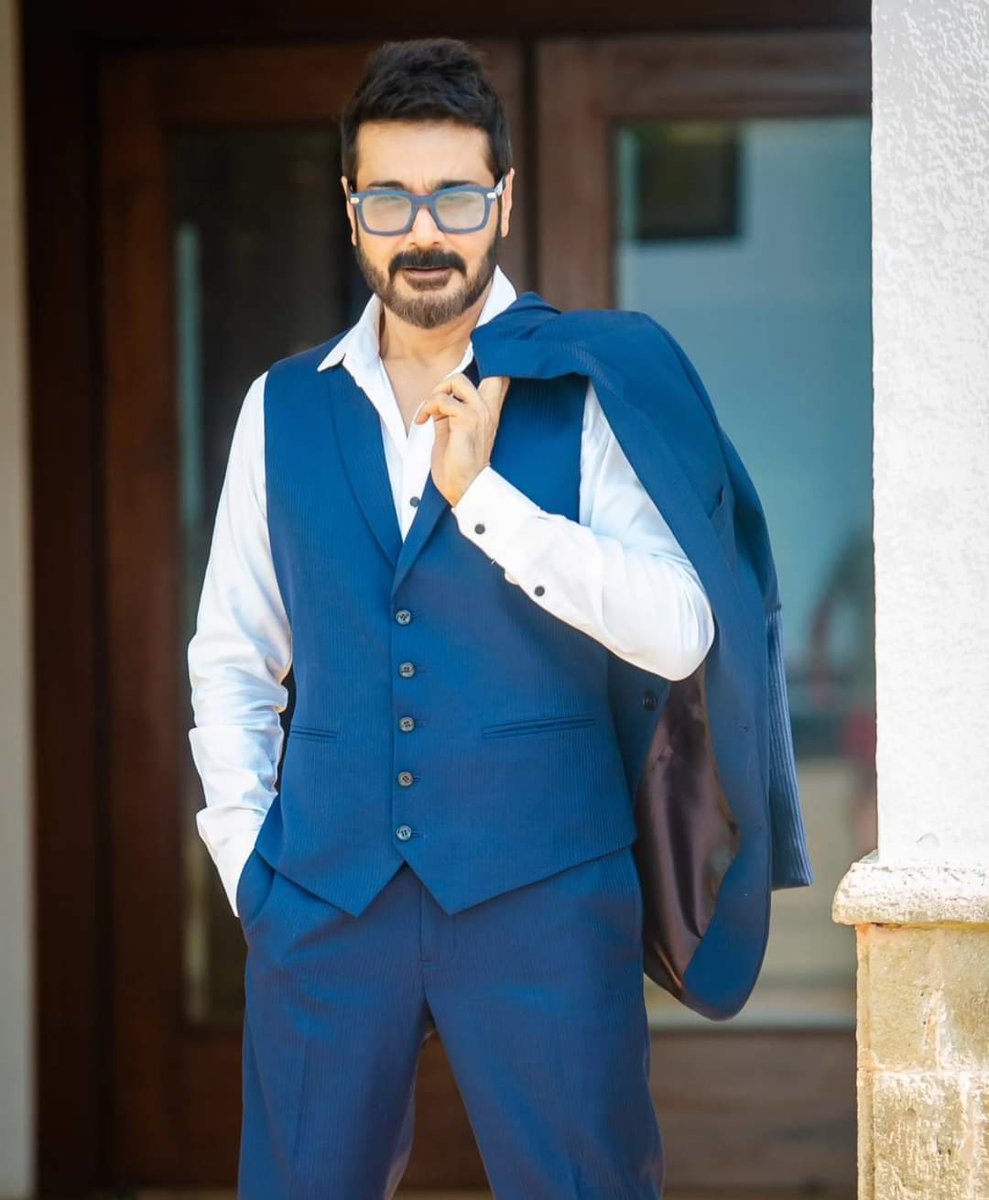 AvijitK72337950's tweet photo. New Look এ আমাদের সকলের প্রিয় #বুম্বা_দা 😍
#Look #NewLook #Challenge #LooksChallenge #LooksChallenge2024 #BumbaDa #ProsenjitChatterjee #TollywoodKing
@prosenjitbumba
@pfcprosenjit
#TeamPFC https://t.co/lGAUpGaiYf