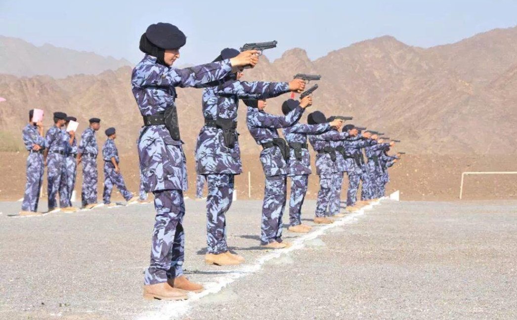ssrrss53's tweet photo. #شرطه_عمان_السلطانيه

هنا ركعوا هنا سجدوا
هنا الأيام تشهدْ أنهم صمدوا

وما هانوا ولا لانوا
وهذا عزمهم شاهد
وهم بالحق قد شهدوا

رجال الله قد حُمِدوا
فكان الحمد ديدنهم وهم لله قد حَمدوا

رجال عمان والسلطان
إذا جَدّ الوغى جدّوا

وما كانوا سوى أُسدٌ
تُخلّدهم صنائعهم وقد خلدوا

راشد https://t.co/6nAF3Bqb9R