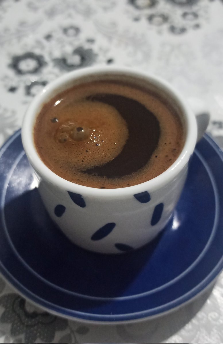 Günaydın 🍀 işe gitmek mecburen ☕🎵🎸 #Persembe