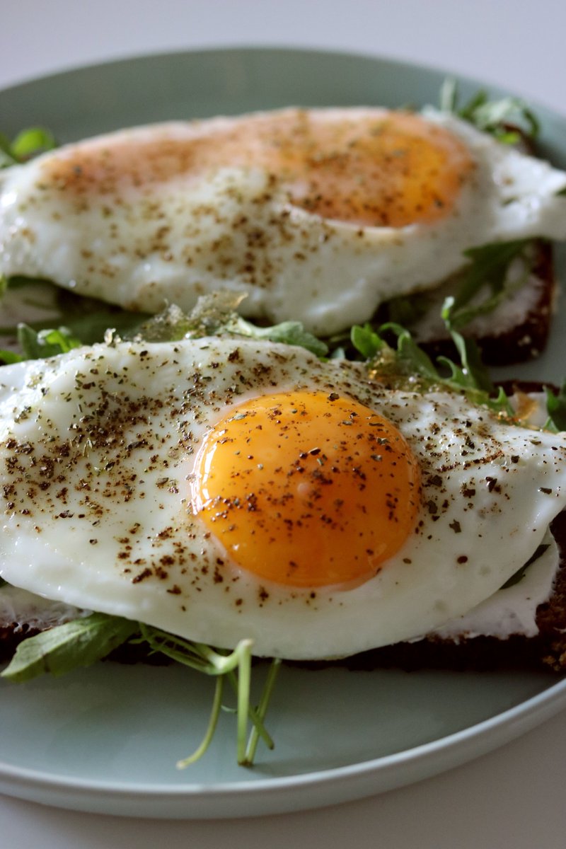 hey_chef_'s tweet photo. Breakfast is ready! 

Yay or nay? https://t.co/rHfDx7evNA