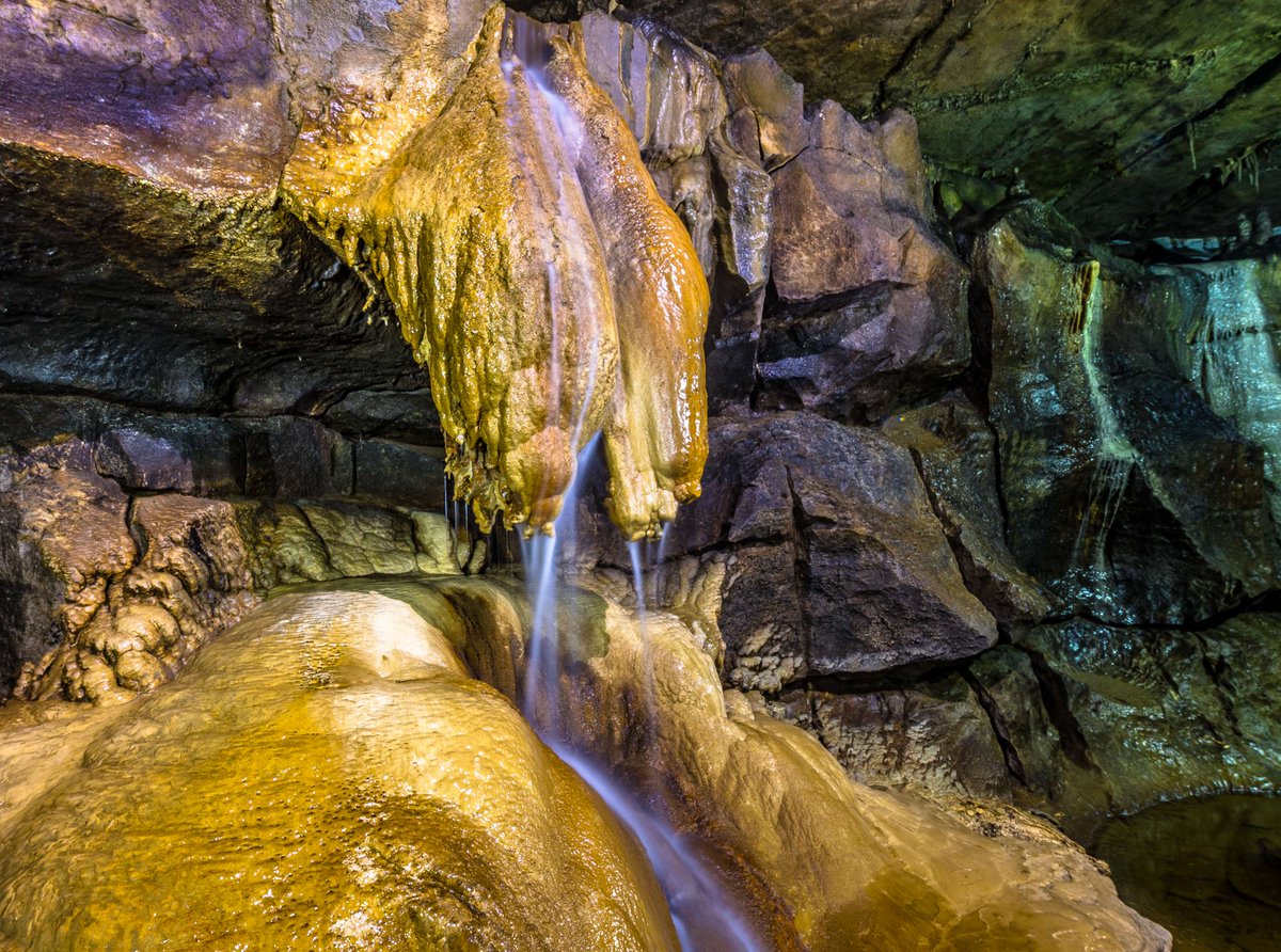 We look towards November on the 11th day of #Christmas. #12DaysOfChristmas 

The #YorkshireDales is fab underground and overground - get out of the winter rain in a show cave! 

🦇<a href="/WhiteScarCave/">White Scar Cave</a>
🦇<a href="/IngleborougCave/">Ingleborough Cave</a>
🦇<a href="/stumpcrosscaves/">Stump Cross Caverns</a>

👉 yorkshiredales.org.uk/things-to-do/g…

📸<a href="/IngleborougCave/">Ingleborough Cave</a>