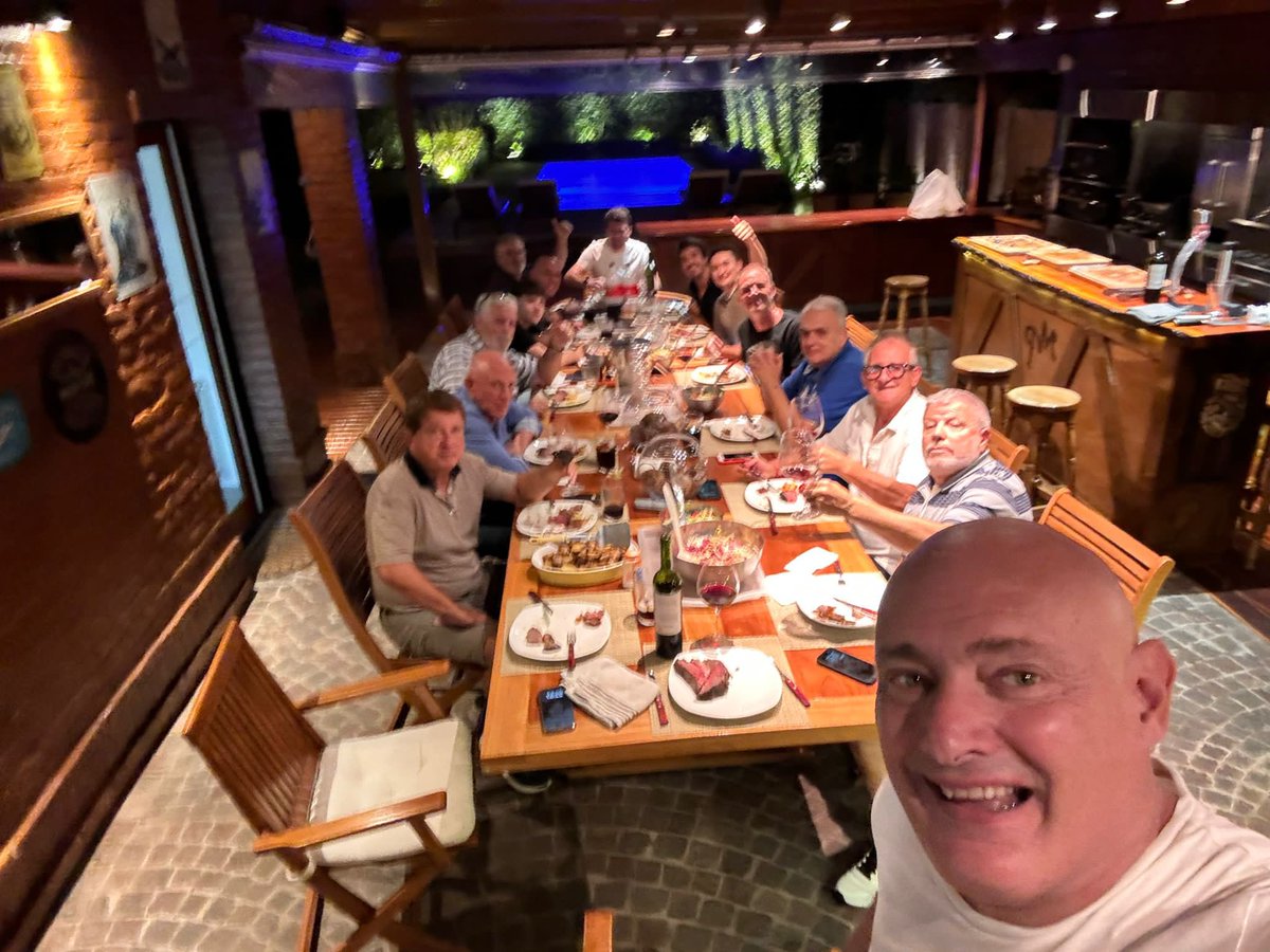 Asadazo con amigos gracias a la invitación del excelente anfitrión Martin Pugliese.
Compartimos una muy linda noche con <a href="/dorianmansilla0/">Dorian</a> <a href="/Lukitasguerra/">Lucas Guerra</a> <a href="/MercadoM75/">marcelo mercado</a> <a href="/RegueiraLeo/">Leonardo Regueira</a> <a href="/RobDecurnex/">Roberto Decurnex</a> <a href="/titodelconte/">Tito Delconte</a> <a href="/tanosalerno/">Ruben Salerno</a> <a href="/Gusdriver/">G Der Ohanessian</a> <a href="/AngelGuerra53/">Miguel Ángel Guerra</a> <a href="/quiquemansilla/">quique mansilla</a> y <a href="/mantajavier/">Javier Manta</a>