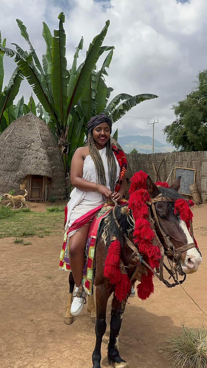 Dubbusha's tweet photo. Good morning! how are you all friends I am riding horse 🐎
#Visit_Gamo_Ethiopia 
#dorzevillage ❤️
#DMN #የፍትህ_ድምፅ #followformore https://t.co/6fh3HOILph