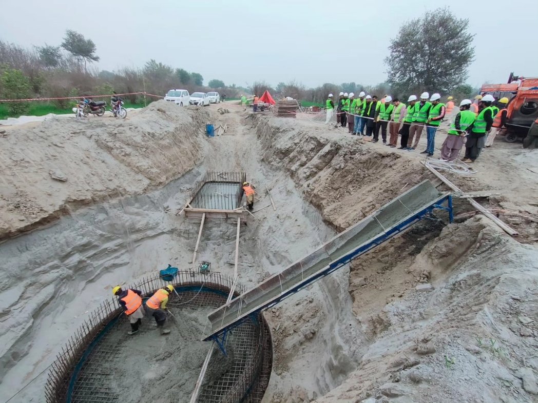 PRMSC_Official's tweet image. PRMSC Project Updates | Tehsil Alipur

Infrastructure Engineer on-site, leading discussions with Tehsil staff and Contractor's reps. A thorough review of ongoing civil works, emphasizing quality progress, acknowledging achievements, and sharing valuable insights.

#PRMSC #lgcd