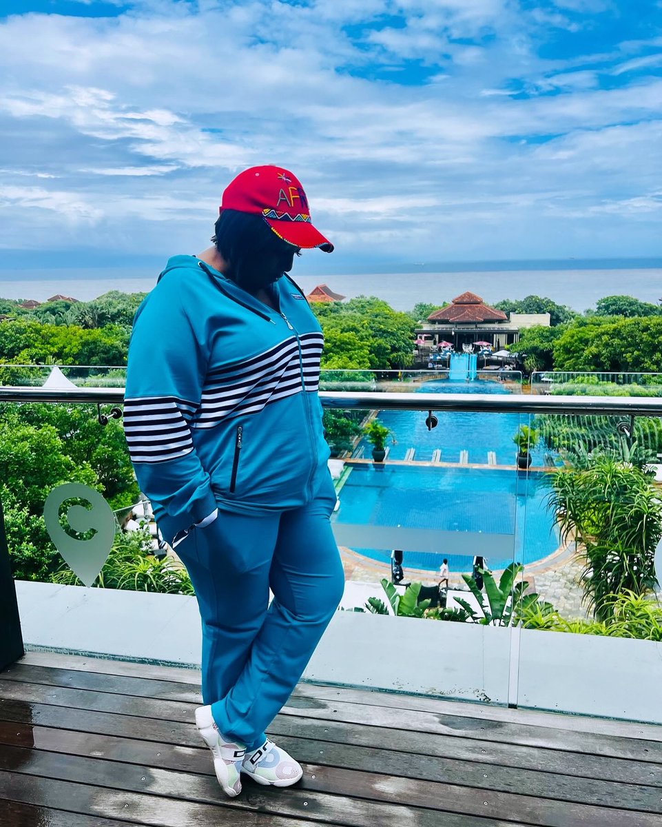positivegp's tweet photo. Though All good things must come to an end, the very end becomes a new beginning. 🥂 to a God inspired 2020more going back home ngoku. It’s enough! Thank you for being part of my #MeCation. 

#MeCation🫶🏽
#domestictourist🇿🇦 
#shotleft
#fortheloveofSA🇿🇦 https://t.co/yC4VRDlXFg
