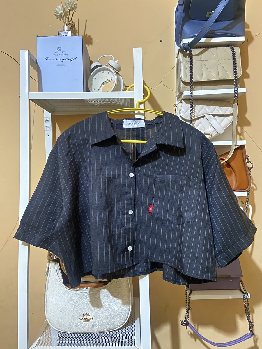 umayessss's tweet image. #bajuthrift murce cuma 25k, pengiriman bekasi. Minat? Dm ig @rmishoppp #GalaxyS23giveaway #INDvsSA