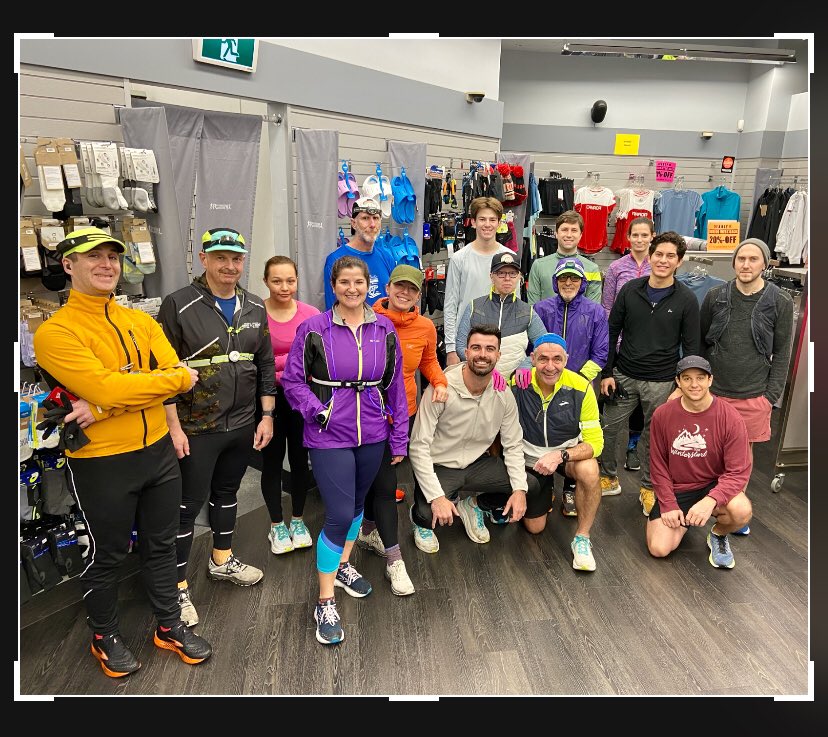 CharlesKuyper's tweet photo. First run club of 🙌 2024
Plans for future runs and trails are in our sights
A beautiful night in Victoria 
@RunningRoom @CanadaArmyRun https://t.co/uFX7goEPO6