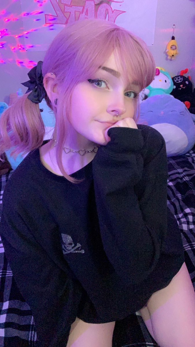 nekobeanie's tweet photo. 🌸🎀🤍🎀🌸
goodnight :3 

#pinkhair #egirl #egirls #alternative #animegirl #emo https://t.co/kKIF1GAlhW
