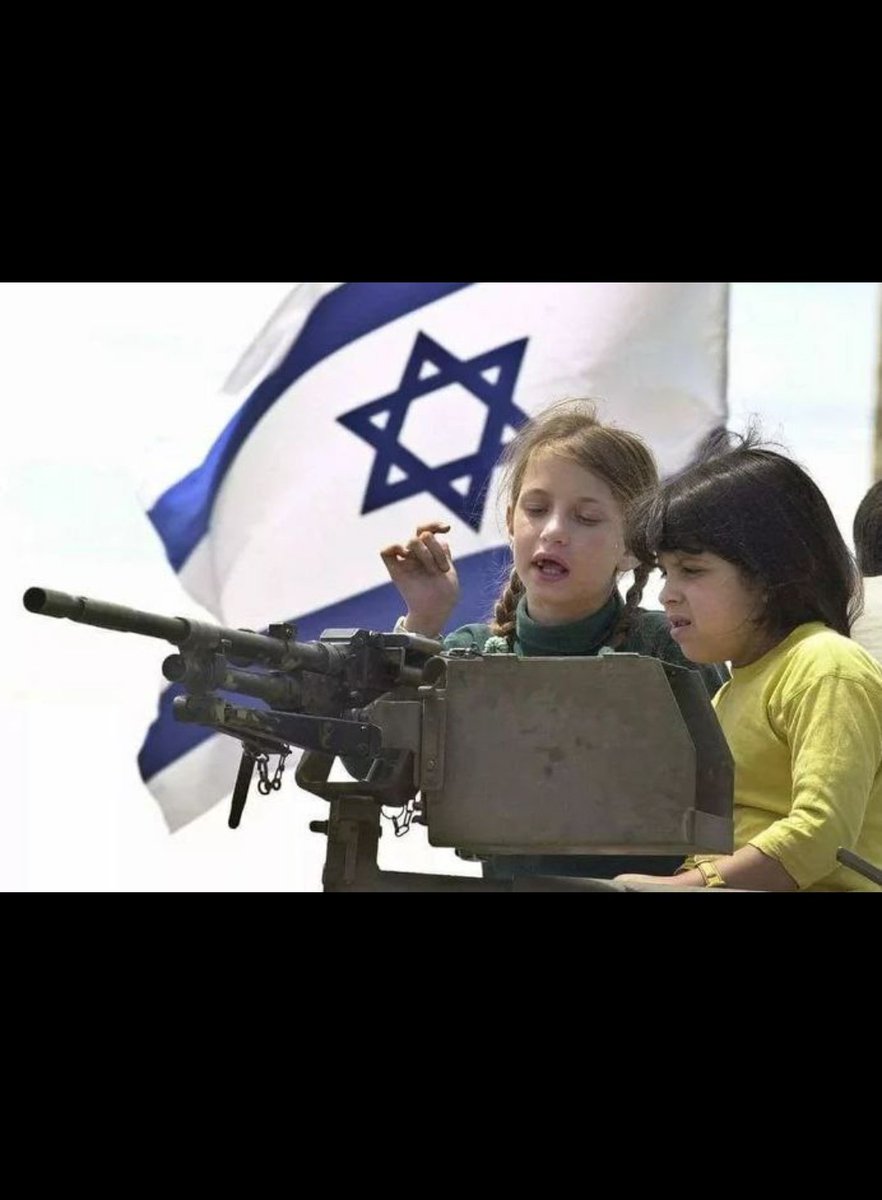 plomoteams's tweet photo. Les médias de #Yahud font circuler activement des rumeurs selon lesquelles des enfants #palestiniens posant avec des armes . Voilà des photos et des vidéos d’enfants #juifs posant avec des armes, souvent entraînés à les utiliser contre des #Palestiniens https://t.co/7ar7qOqhdx
