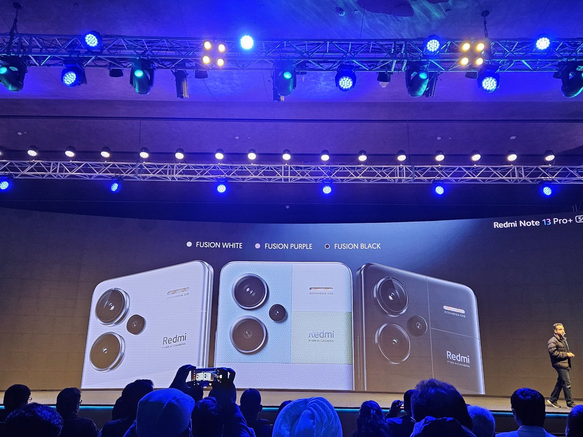 Tarunpathak's tweet photo. @hawkeye @PrateikDas @GadgetFreak4U @CounterPointTR @neil_shah @Shilpijain30 Xiaomi is spot-on with the CMF choice on the new #RedmiNote13 
-> Mutiple blocks with symmetrical design ( flash is nicely covered as well
->  Advanced Leather Design
-> Corning Gorilla Glass Victus ( a first in the segment)
-> Wow IP68 (another first for note series) https://t.co/N2Prc6npdD