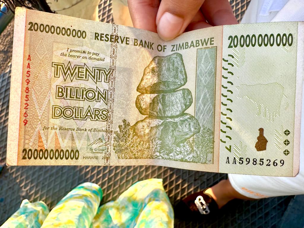 Mama I’m a billionaire 😂😂😂 <a href="/ahmednasirlaw/">Ahmednasir Abdullahi SC</a> <a href="/EzekielMutua/">Dr. Ezekiel Mutua, MBS</a> <a href="/LarryMadowo/">Larry Madowo</a> <a href="/Ma3Route/">Ma3Route</a> <a href="/amasha_junior/">Ken Rio Amasha 🇰🇪 🇶🇦</a> <a href="/MikeSonko/">Mike Sonko</a> <a href="/bonifacemwangi/">The People’s President</a> <a href="/PhillipMacloud/">Macloud Phillip</a> <a href="/FGaitho237/">Francis Gaitho</a> <a href="/NikiMags/">Mwaniki Mageria</a> <a href="/CBKKenya/">Central Bank of Kenya</a> <a href="/KHALIGRAPH/">Khaligraph Jones</a> <a href="/humphreyndegwa/">Humphrey Kariuki Ndegwa</a> <a href="/mungalambuvi/">Paul Mung'ala Mbuvi</a>