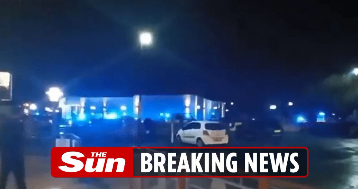 Man arrested after shots fired outside cinema filled with parents and kids thesun.co.uk/news/25243322/…