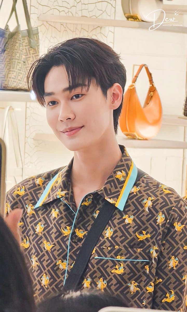 Dewjsu_club's tweet photo. หล่อมากกกก กี๊ดดด

#FendiFRGMTPokemon 
#dew_jsu https://t.co/7O1FDdMpo9