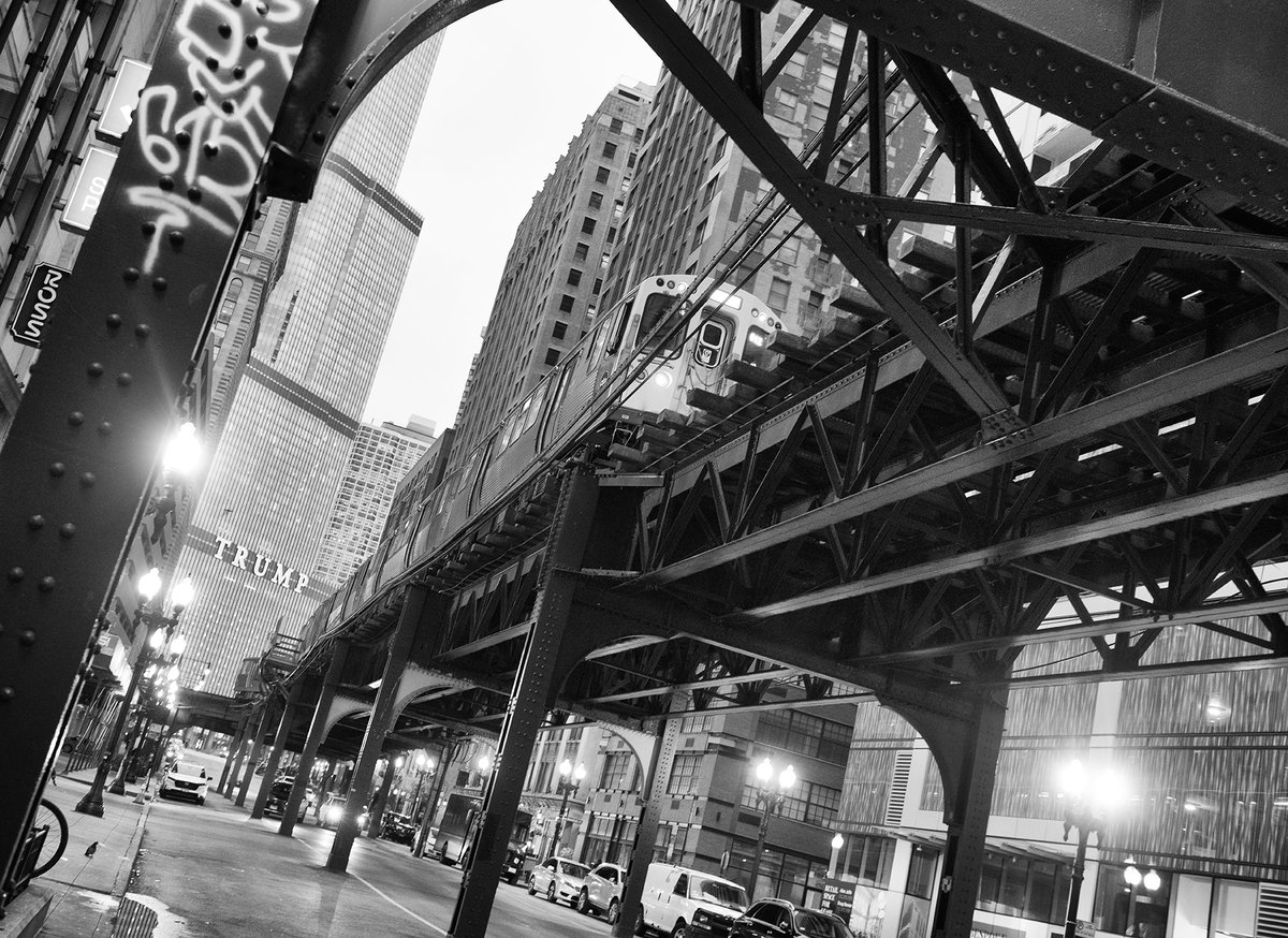 L Train I had a great time take pictures around Chicago last night. The architecture of the L Train makes for some lovely compositions. #Chicago