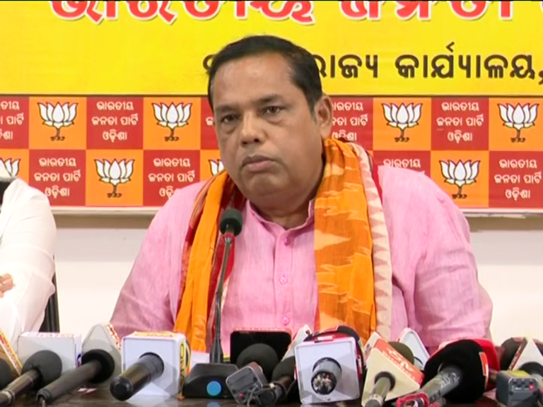 otvkhabar's tweet photo. #ଚାରା_ଘୋଟାଲା_ଆନ୍ଦୋଳନ_କରିବ_ବିଜେପି
-ଭୁବନେଶ୍ୱରରେ ଚାରା ଘୋଟାଲାକୁ ନେଇ ଆନ୍ଦୋଳନ କରିବ ବିଜେପି
-ଆସନ୍ତାକାଲିଠୁ ଭୁବନେଶ୍ୱରରେ ଆନ୍ଦୋଳନ କରିବ ବିଜେପି
-ସାରା ରାଜ୍ୟରେ ଚାରା ଘୋଟାଲାର CBI ତଦନ୍ତ ଦାବିରେ ଆନ୍ଦୋଳନ
-ପ୍ରାୟ ୧୫ ହଜାର କୋଟି ଟଙ୍କାର ଚାରା ଦୁର୍ନୀତି ହୋଇଥିବା ଅଭିଯୋଗ
#Bhubaneswar #BJP #PlantationScam #OTV https://t.co/x4S2B4stUO