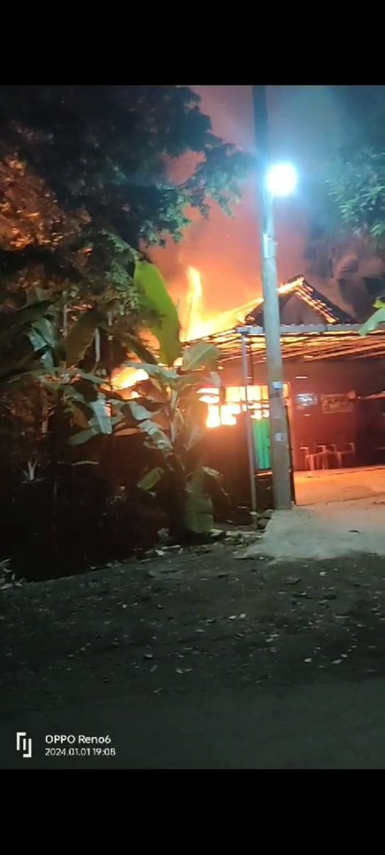 Ditinggal Kondangan, Rumah Ludes Dilalap Si Jago Merah kebumennews.or.id/wp-admin/post.…