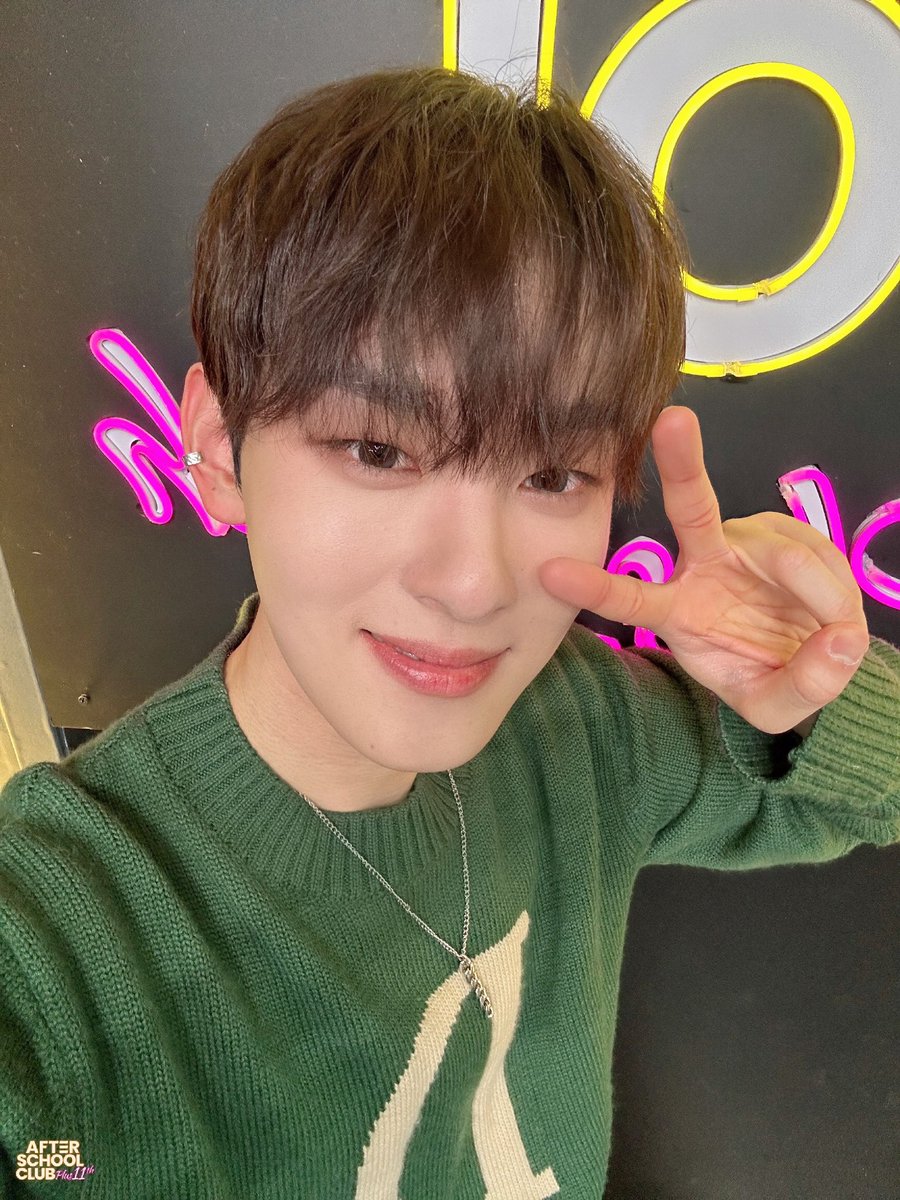 arirang_ASC's tweet photo. [XODIAC]
⠀
🐉청룡의 해🐉
더 높이 비상할 루키 - !
XODIAC과 함께한 오늘의 ASC✨
우리 멤버들 그리고 열심히 응원해 준
소블리스 여러분 모두 모두 감사합니다🫶🏻
그럼 우리는 다음 컴백 때 만나요💕
⠀
#XODIAC_ASC #XODIAC @XODIACOfficial https://t.co/tInjx43s7o