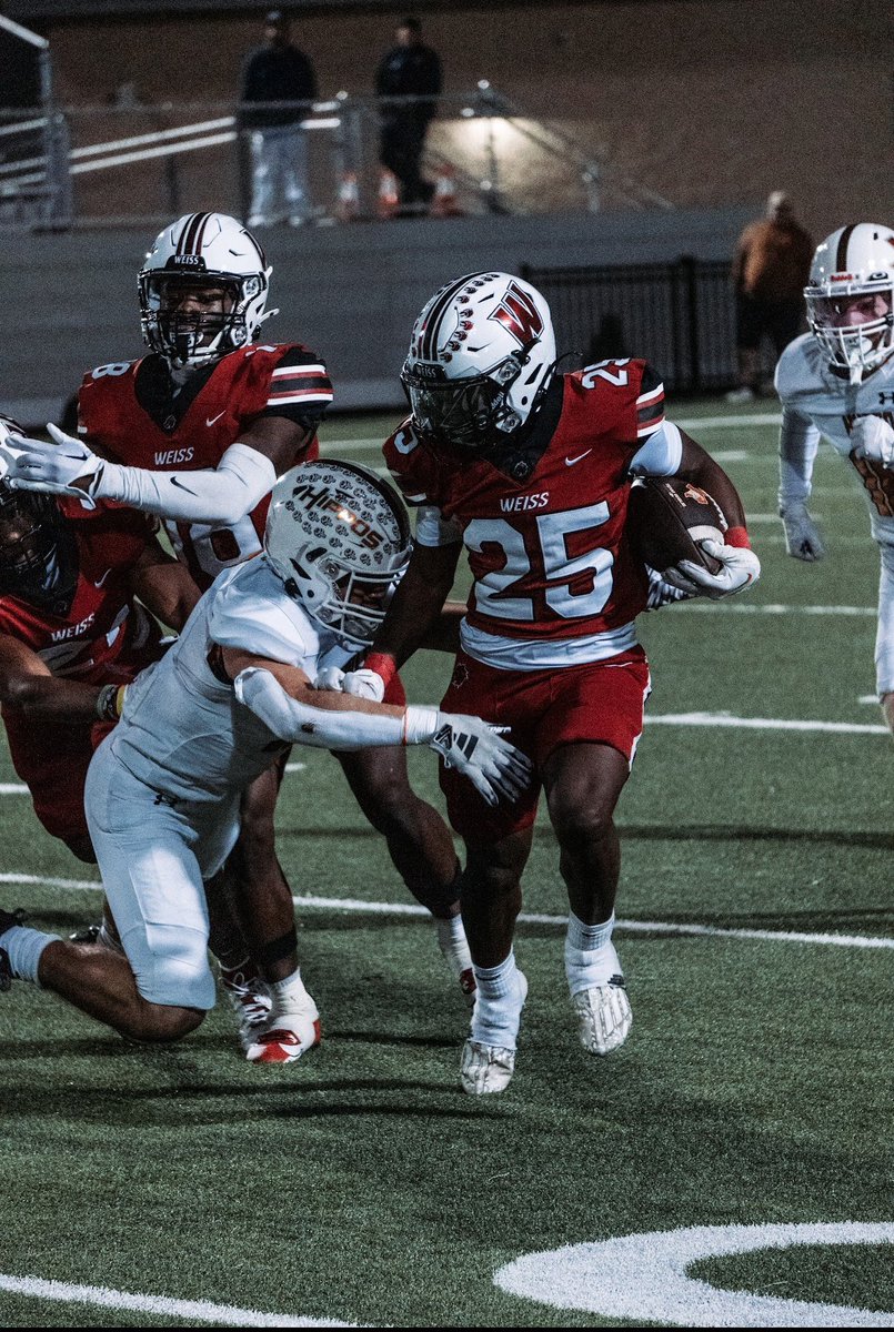 LouHickman04's tweet photo. Truly Blessed to be Named ALL SUPER SOPH 1ST TEAM. Thank You @var_austin!! Can’t wait to get back on the field EXTREMELY Excited for next year’s season.
#ADifferentbreed
#GoPacGo
@WeissFootball
@Coach_Hughes2
@CoachB_Morgan https://t.co/VOQgJOhnoT