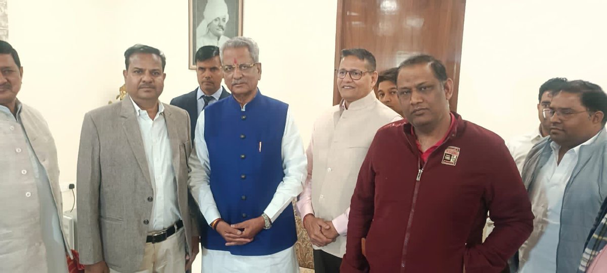 हमारे  मार्गदर्शक, प्रेरणास्रोत, भाजपा छत्तीसगढ़ के प्रभारी एवं भाजपा के पूर्व राष्ट्रीय उपाध्यक्ष श्री @OmMathur_bjp जी भाईसाहब को जन्म दिवस की हार्दिक शुभकामनाएं। आप सदैव प्रसन्न, सुखी, स्वस्थ एवं दीर्घायु रहें ऐसी भगवान श्रीराम से प्रार्थना करते हैं।