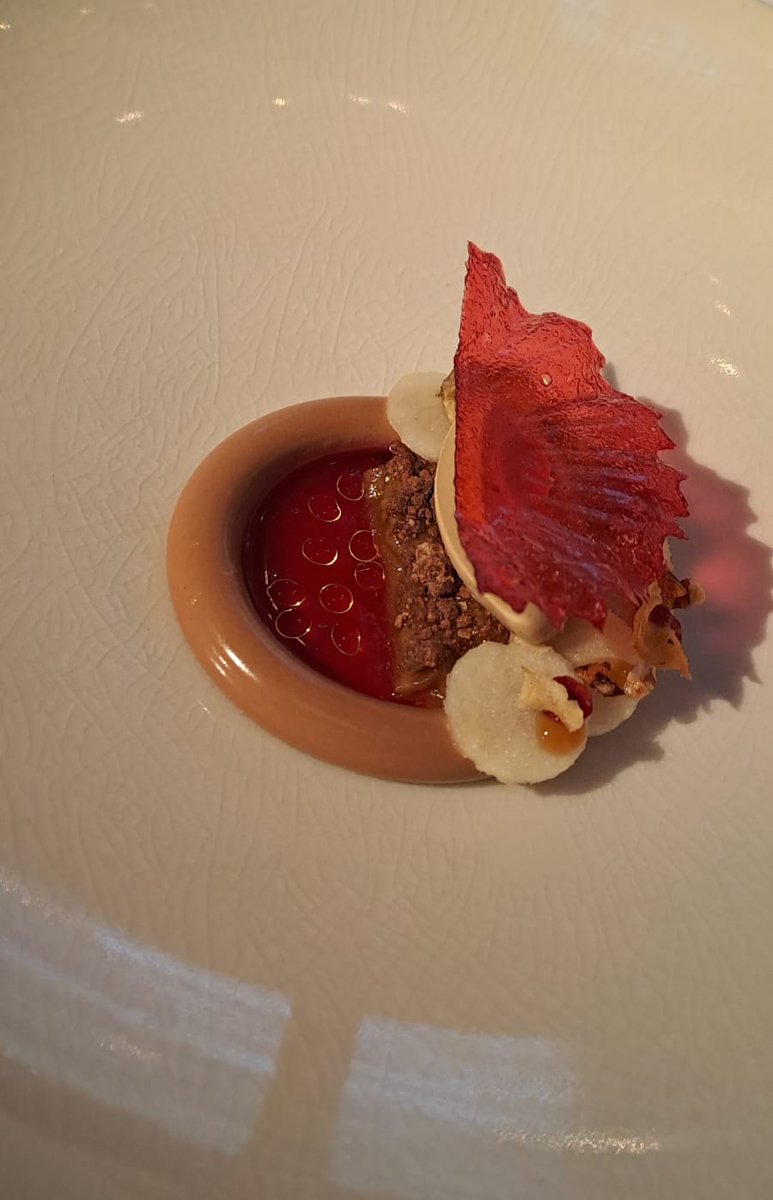 MICHELINgidsBNL's tweet photo. Welcome to the culinary world of Nick Bril.
#TheJane #Antwerp #2MICHELINStars https://t.co/GALaW0eFBM