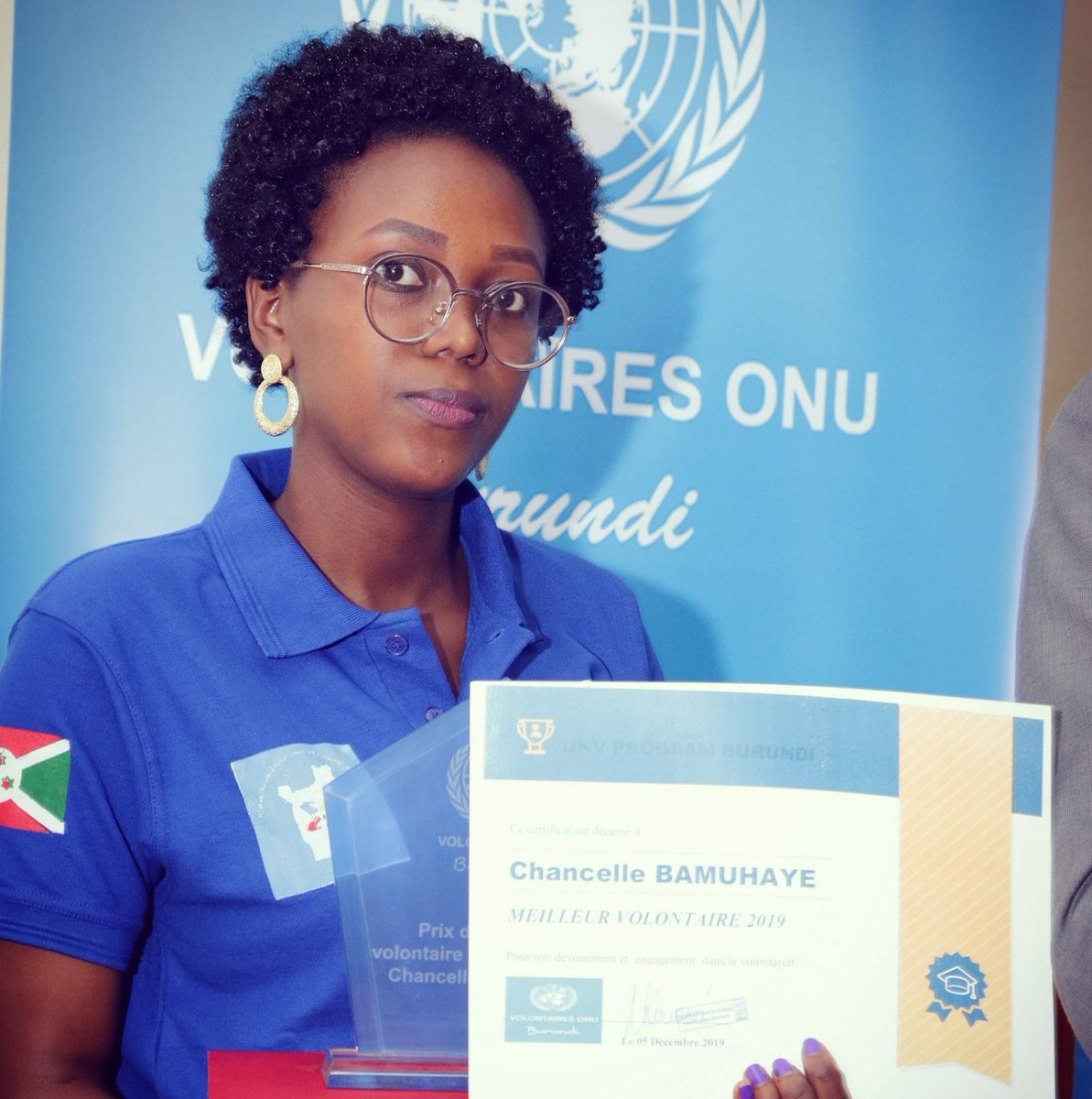 andikamagazine's tweet image. #strongwomen #Flashback2023

@Chancelle_B , the young activist with extraordinary compassion and commitment to helping children

A graduate of the Light University of  Bujumbura in the Faculty of Communication for Development, Chancelle was a child journalist from 2012 to 2016.…