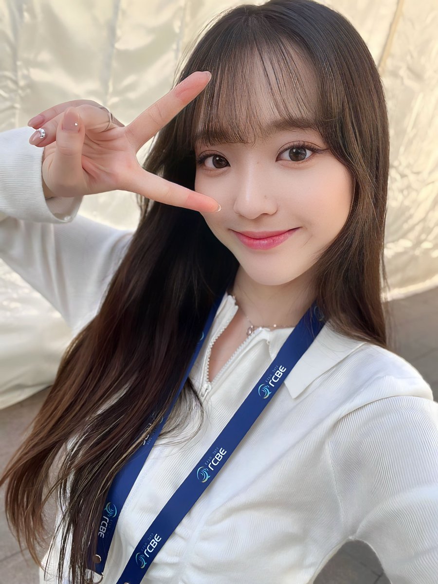 WITCHERS_twt's tweet photo. 다같이 쁘이--!✌🏻

#HINA #희나
#WITCHERS #위쳐스 https://t.co/er4jzkcvKz