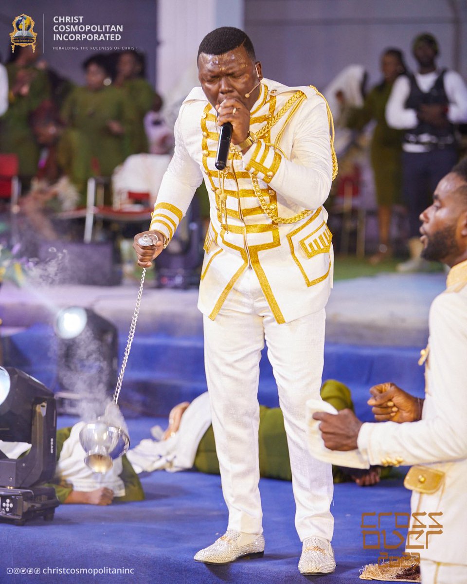 ChristCosmoInc's tweet photo. As we offer prayer, may the angel in charge of the hour, receive our prayers and offer it before the altar of the Lord. Thank you Jesus for interceding on our behalf and for answering our prayers
#CrossOverWithPastorObed
#CrossOver2023
#YearOfCosmicActiveMegaDoors https://t.co/7xcjnAkAbX