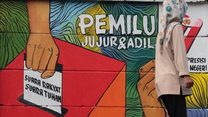 FalkonIndo's tweet photo. Ratusan WNI Malaysia Mengaku Tak Masuk Daftar Pemilih Pemilu 2024 https://t.co/ArLB1A6wEZ #Pemilu2024 #Malasia #DPT https://t.co/lV47EHEmab