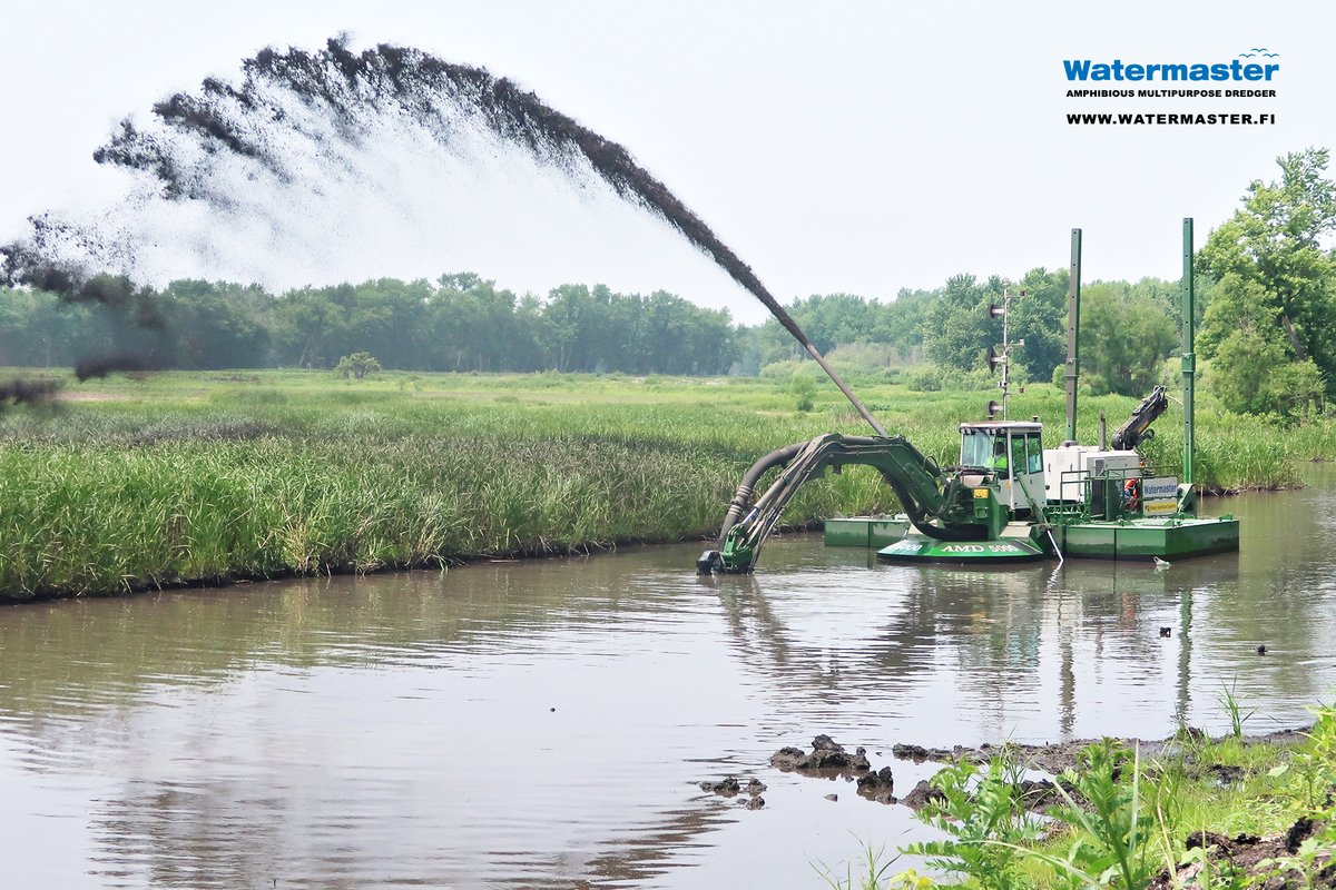 Midwest Amphibious Equipment (#USA) uses #Watermaster eco-dredger to effectively remove excess silt from rivers, countering erosion and restoring river clarity and health. This benefits both aquatic life and human activities like boating and other recreation. #RiverRestoration