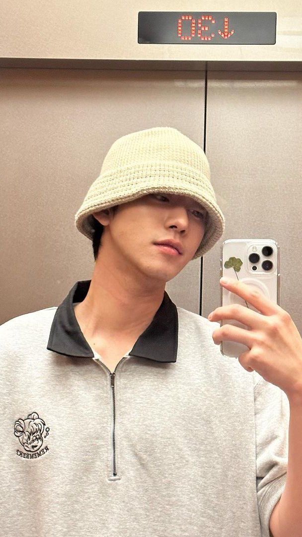MirrorPics's tweet photo. Ahn hyo seop https://t.co/ipzZrBXtCI
