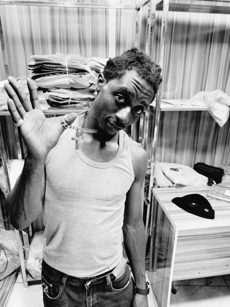 pheruz_D's tweet photo. Thank God it's Friday
#blackfriday #newmusicfriday https://t.co/RP2p82O0Vh