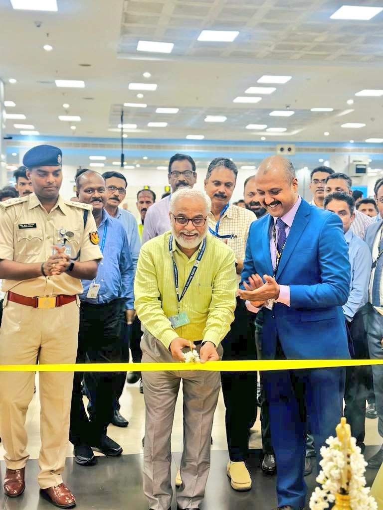 aaiclcairport's tweet photo. Happy to announce the resumption of etihad flight services between Abudhabi(AUH)-Calicut(CCJ) from 1st January 2024, on a daily basis.  For details visit airline website.....
@AAI_Official @AAIRHQSR @DGCAIndia @MoCA_GoI @etihad https://t.co/9zkNUOiMXa