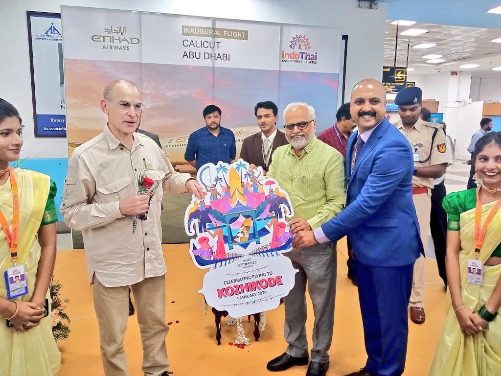 aaiclcairport's tweet photo. Happy to announce the resumption of etihad flight services between Abudhabi(AUH)-Calicut(CCJ) from 1st January 2024, on a daily basis.  For details visit airline website.....
@AAI_Official @AAIRHQSR @DGCAIndia @MoCA_GoI @etihad https://t.co/9zkNUOiMXa