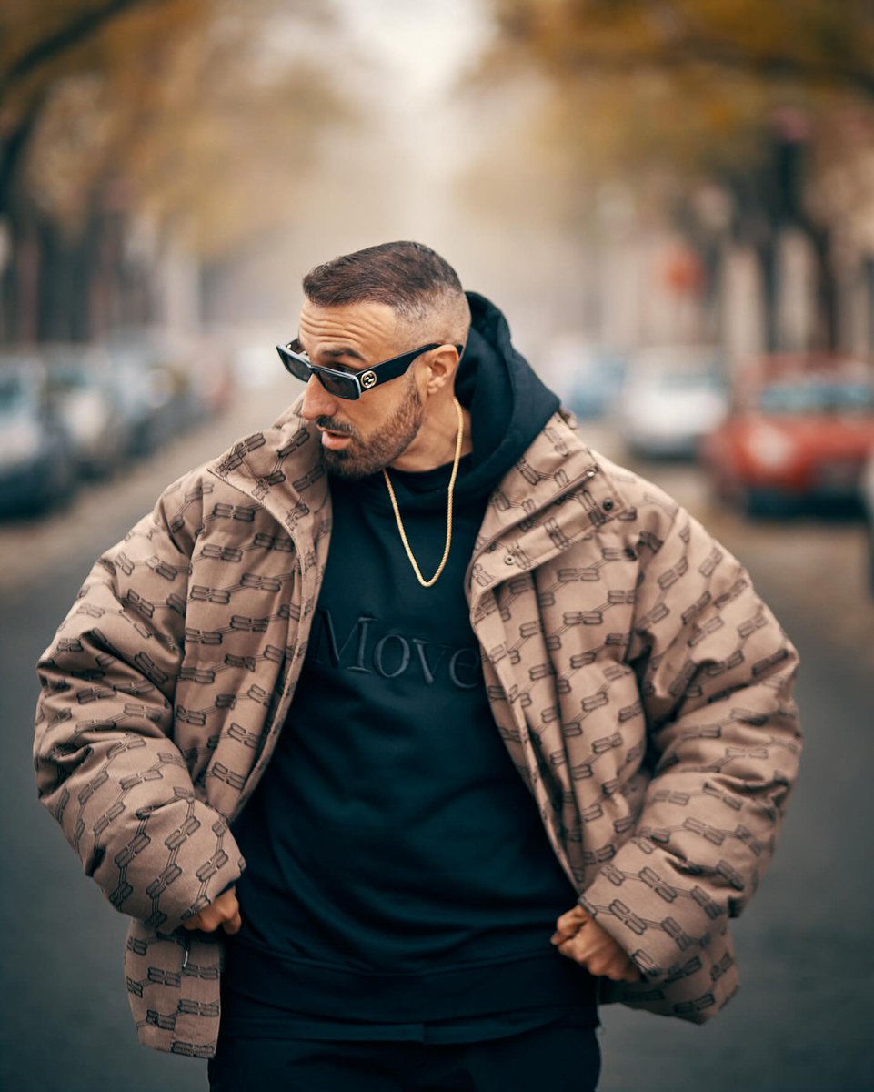 Fleek_Mag's tweet photo. TOTEKING anuncia que su NUEVO ÁLBUM está finalizado
@ToteKingOficial 

💿 17 TEMAS
🗓️ ABRIL https://t.co/6f2Zzq6xev